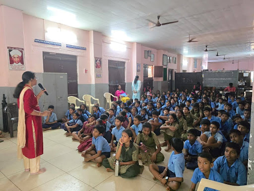 Creating Little Health Ambassadors: A Fun-Filled Day at Mannagudda and Gandhingar Govt Schools